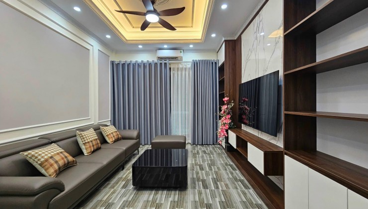 NHÀ HOÀNG HOA THÁM ĐẸP LONG LANH, LÔ GÓC, THANG MÁY, 37m2x6T, MT 4m